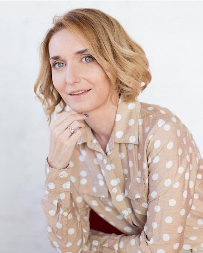 Лариса Суркова